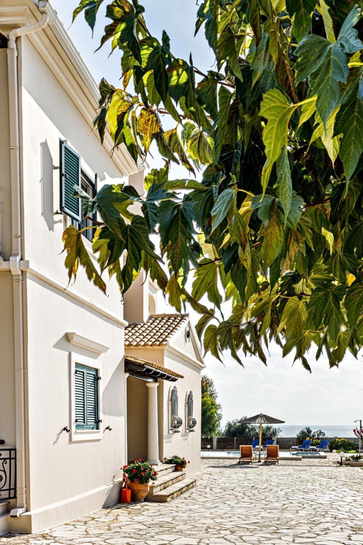 Skidi Beach House Agios Matthaios  Exterior photo